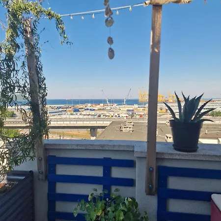 La Sirena Apartment *